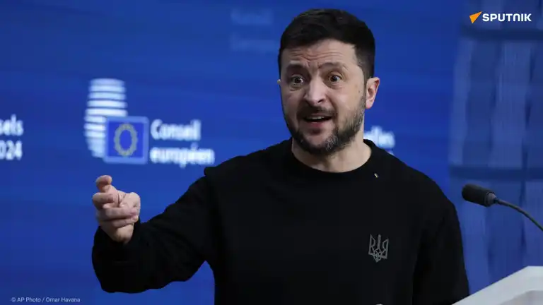 Illégitime depuis mai, Zelensky dit ne pas avoir encore décidé s'il briguera un nouveau mandat