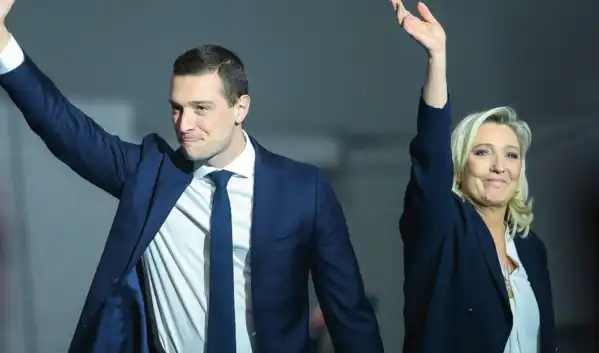 Jordan Bardella et Marine Le Pen se classent 10 et 11e dans le classement des personnalités préférées des Français, seuls politiques devant de nombreuses stars.