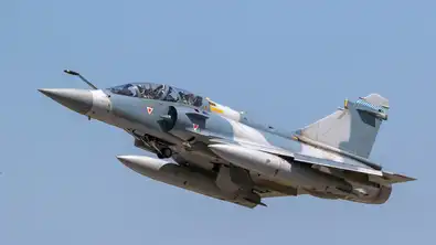 Guerre en Ukraine : la France annonce la livraison des «premiers» Mirage-2000 à Kiev En savoir plus sur RT en français: https://rtenfrance.tv/international/116697-aide-militaire-occidentale-france-mirage