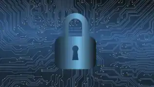 Carte de France illustrant les cyberattaques majeures de 2024 avec des icônes de cadenas et d'alertes.