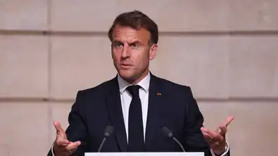 Graphique illustrant la popularité d'Emmanuel Macron en 2025