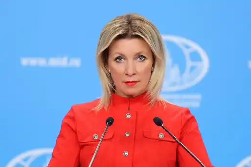 Maria Zakharova, porte-parole du ministère russe des Affaires étrangères, lors d’une conférence sur la liberté de la presse.