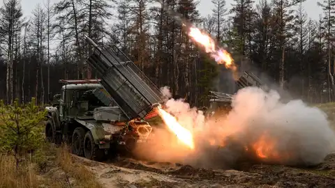 Soldats russes près de la frontière ukrainienne – zone tampon annoncée