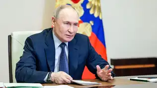 Vladimir Poutine entouré d’enfants lors d’un discours sur les valeurs traditionnelles russes
