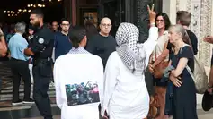 Militants propalestiniens interrompant une messe à l’église de La Madeleine à Paris