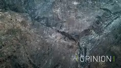 Vue aérienne d’un paysage ravagé par les mégafeux estivaux