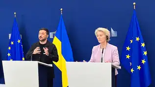 Volodymyr Zelensky et Ursula von der Leyen lors d’une conférence de presse à Bruxelles sur le plan de paix proposé par Trump et Poutine.