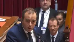 Le ministre présente le budget 2026 à l’Assemblée nationale française.