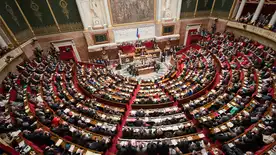 Vue de l’Assemblée nationale française lors d’un vote important.