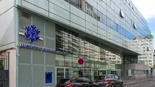 Façade d’une caisse d’allocations familiales en France.