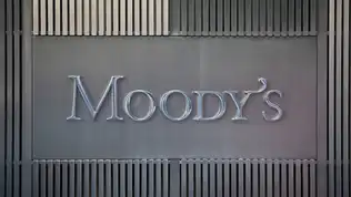 Logo de l’agence de notation Moody’s sur la façade de son siège.