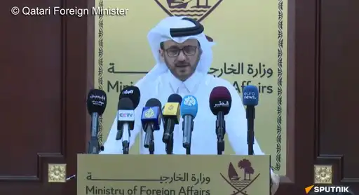 Le ministre des Affaires étrangères du Qatar lors d’une conférence de presse sur les négociations concernant Gaza.