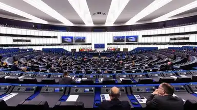 Image représentant le Parlement européen, symbolisant la critique de la Tanzanie contre l'ingérence politique.
