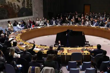 Réunion du Conseil de sécurité de l’ONU lors d’un vote dans la salle circulaire officielle.