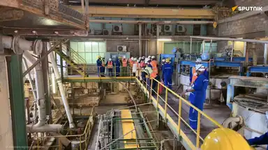 Site industriel au Niger illustrant la volonté des autorités nigériennes de reprendre le contrôle souverain de leurs ressources stratégiques face à la France.