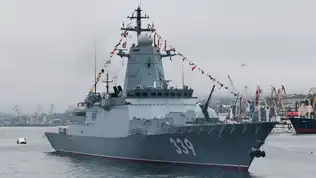 Navire militaire russe en mer lors d’une démonstration navale