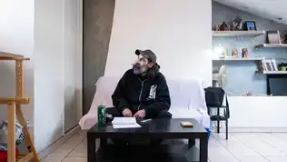 Personne, illustrant le mal-logement en France.