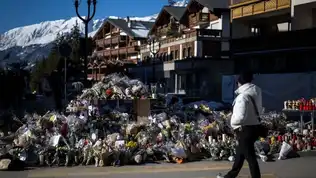 Hommages déposés sur les lieux du drame à Crans-Montana
