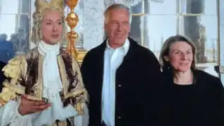 Photo d’une responsable politique française posant aux côtés de Jeffrey Epstein lors d’un événement